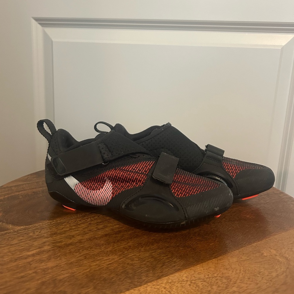 Nike spin shoes
